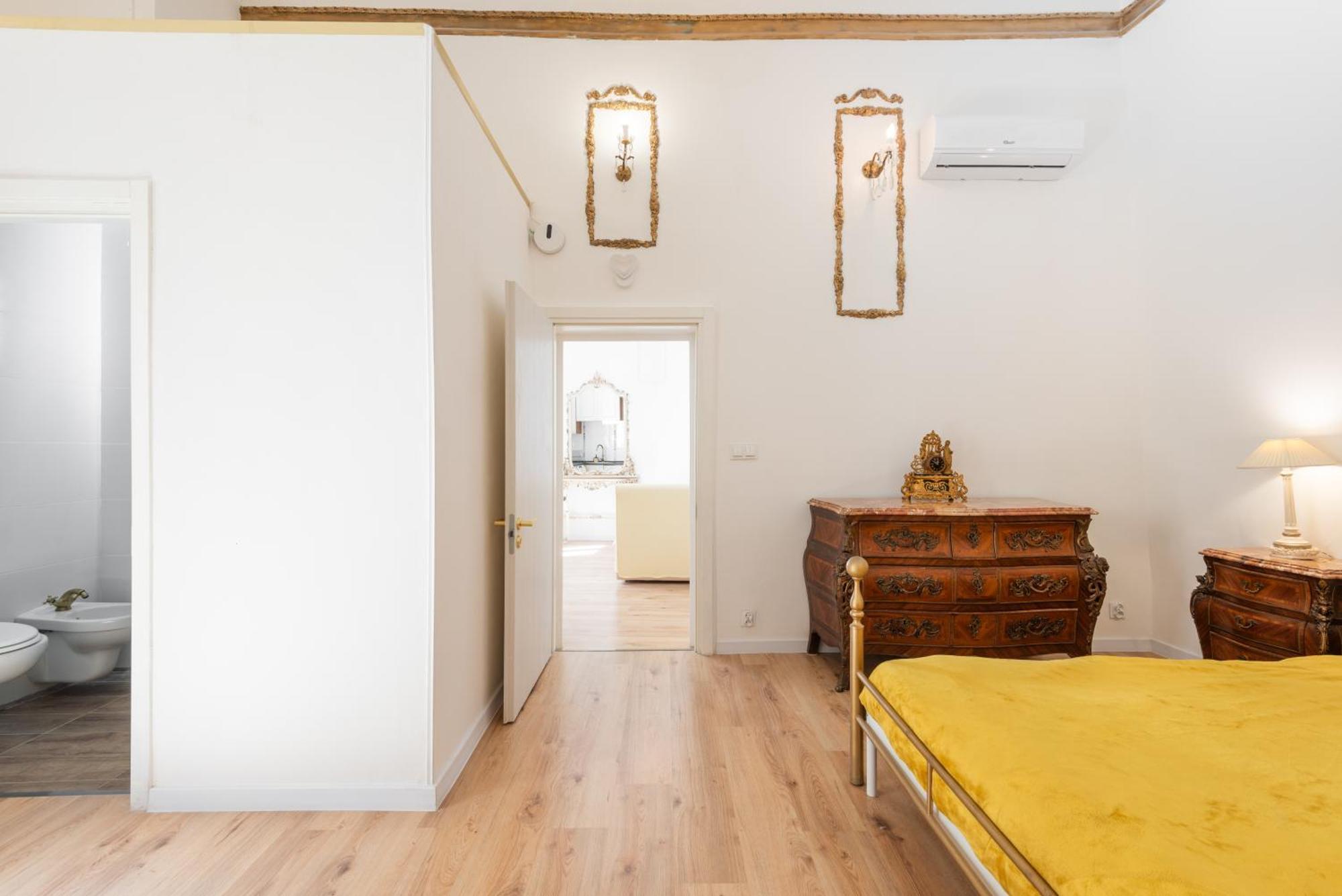 Historic Suite Next To The Castle Bari Zewnętrze zdjęcie